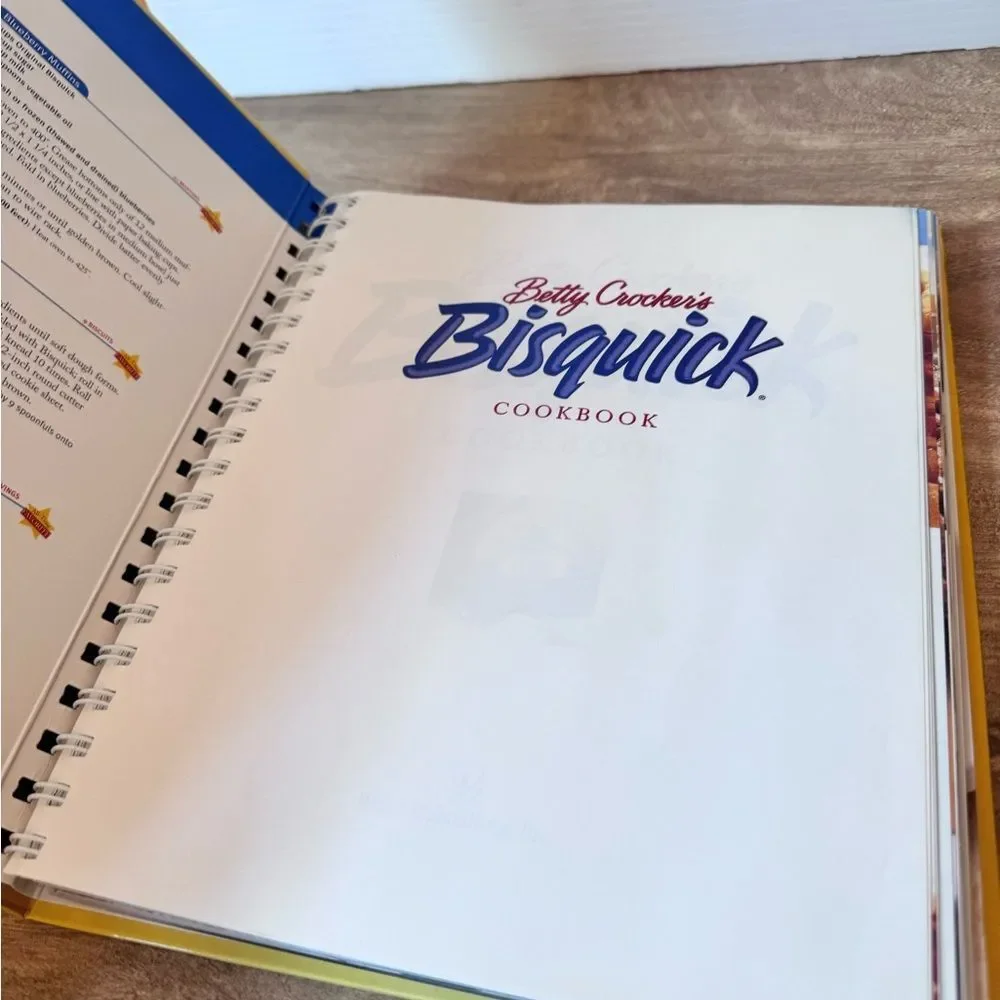 Betty Crocker's Bisquick Cookbook - Hardcover By Betty Crocker Editors - GOOD